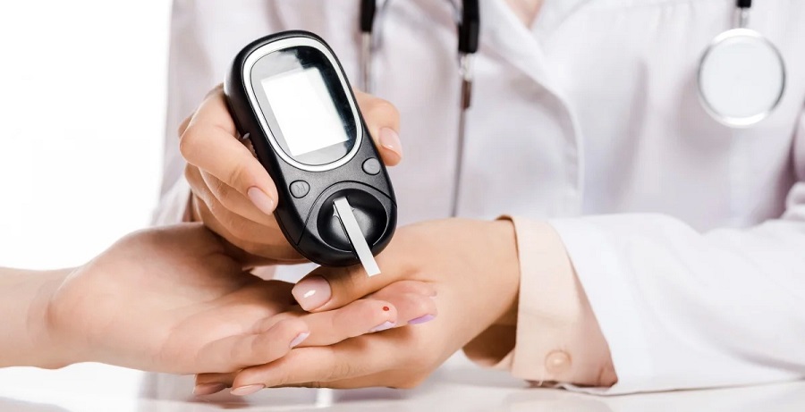 रक्त जाँच और स्वास्थ्य देखभाल